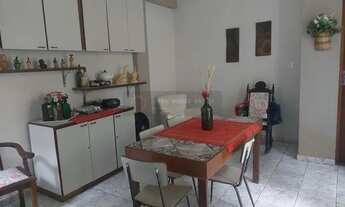 Imagem 2: Open House vende casa linear, 2 quartos no Fonseca, com anexo tipo apto e 2 vagas de gara