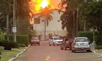 Imagem: Casa de luxo em condomínio fechado na Rua