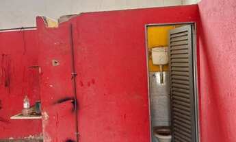 Imagem: Galpão as margens da rodovia em Guapó