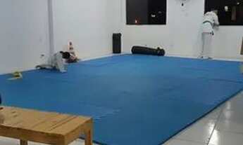 Imagem: Vendo ou alugo sala comercial em Itapuã