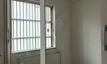 Imagem 3: Apartamento com móveis planejados localizado próximo à praia de Piatã