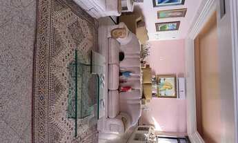 Imagem 5: Apartamento para aluguel possui 360 metros quadrados com 3 quartos sendo três suítes