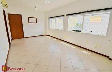 Imagem 6: EXCELENTE SALA NO BAIRRO TRINDADE EM FLORIANÓPOLIS