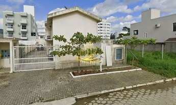 Imagem: CAMBORIú - Sobrado Padrão - Centro