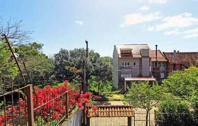 Imagem 4: BAIXOU, PREÇO PROMOCIONAL. Sobrado 3 dormitórios, 1suíte, com área gourmet com churrasque