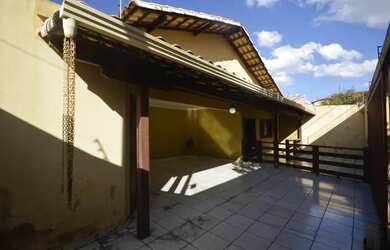 Imagem 2: Casa com 4 dormitórios à venda em Belo Horizonte