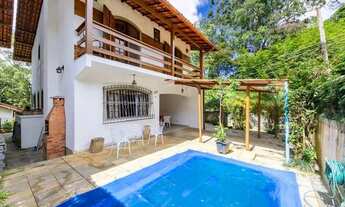 Imagem 2: Casa fora de condomínio à 2 min da feirinha, com 4 quartos em Parque do Ingá - Teresópolis