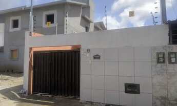 Imagem 2: OPORTUNIDADE Casa com 2 dormitórios