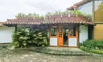 Imagem 5: Casa linear, mobiliada e com belezas naturais