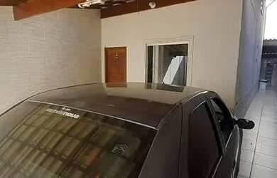 Imagem 2: GIO-Casa para venda possui 90 metros quadrados com 3 quartos em Parque São Pedro - Itaquaq