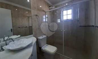 Imagem 4: Casa com 330 m2 subdividida em 3, ideal para famílias grandes