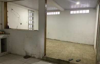 Imagem 6: Alugo kitnet em Mangaratiba rua principal