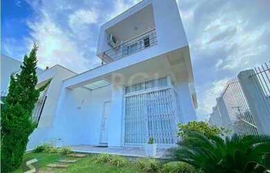 Imagem 2: Casa em Porto Alegre, no bairro Aberta dos Morros, com 3 dormitório(s), e 3 banheiros, à v