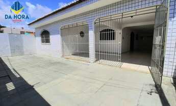 Imagem 2: Casa em Ponta Negra com 3 quartos sendo 2 suítes