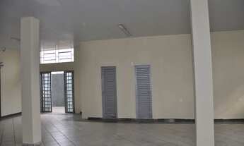 Imagem 4: EXCELENTE SOBRADO COM SALÃO AMPLO NO TÉRREO EM ÓTIMA LOCALIZAÇÃO!