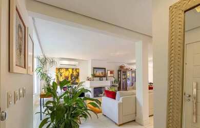 Imagem 2: Casa em Condomínio com 3 quartos e 324m² à venda na Rua João Caetano