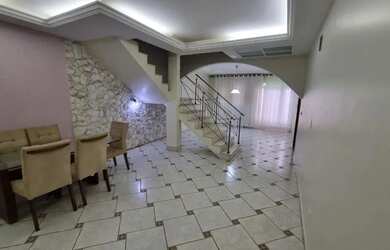 Imagem 2: Excelente sobrado com 05 quartos, sendo 03 suítes