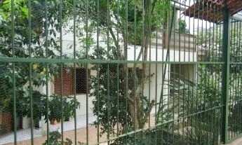 Imagem 4: Casa em Porto Alegre, no bairro Nonoai, com 6 dormitório(s), e 6 banheiros, à ve