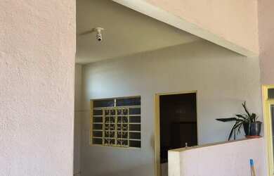 Imagem 4: 2 Casas no mesmo Terreno de Esquina - Ideal para Renda ou 2 Famílias!