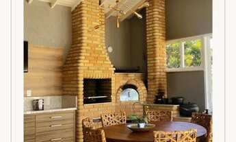 Imagem 4: Casa de condomínio para venda possui 200 metros quadrados com 3 quartos