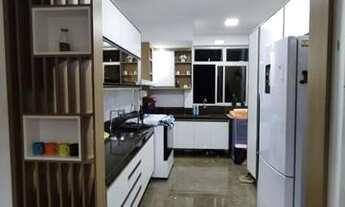 Imagem: Acabamento excelente! Bela marcenaria, piso