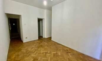 Imagem 3: Apartamento para venda com 70 metros quadrados com 2 quartos em Copacabana - Rio de Janeir