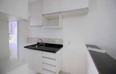 Imagem 3: Apartamento com 1 dorm garagem piscina semi olimpica aquecida