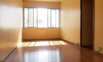 Imagem 5: Tijuca- próximo metrô Saens Pena- ótimo prédio- jardins- andar alto- sala - 3 quartos- 2 b