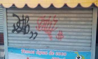 Imagem 2: Banca de jornal com toldo