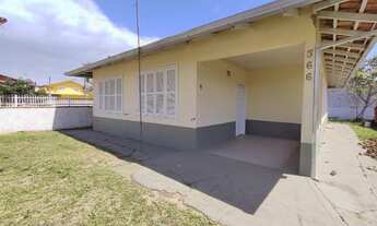 Imagem 5: 1775 Casa em Alvenaria no Centro, terreno amplo, rua pavimentada, ótima localização