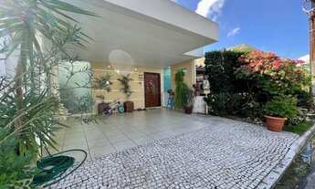 Imagem 2: Oásis - Casa com 3 suítes - 350 m² - Impecável!