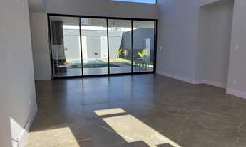 Imagem 5: Casa com 4 Suítes, 4 Vagas de Garagem, em Condomínio Fechado, à venda no bairro São Pedro