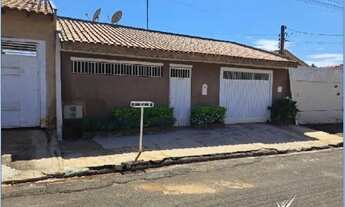 Imagem 2: Casa para venda possui 100 metros quadrados com 2 quartos em Centro - Pederneiras - SP