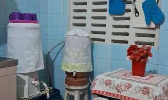 Imagem 2: Quarto mobiliado para mulher