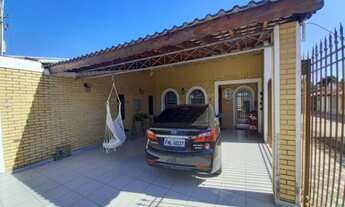 Imagem 6: Vendo ou alugo casa com 2 dormitórios, edícula nos fundos, recém reformada, próximo ao cen