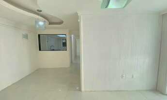 Imagem 2: Vendo apartamento beira-mar de Intermares em uma localização privilegiada além de uma lin