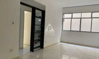 Imagem 2: Privilégio imóveis vende : Excelente sala quarto, com ótima localização