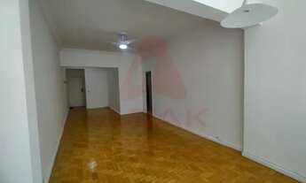 Imagem 3: Apartamento para venda possui 120 metros quadrados com 3 quartos em Copacabana - Rio de Ja