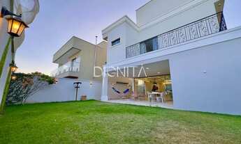 Imagem 7: Elegância Neoclássica no Alphaville Sofisticação em Cada Detalhe