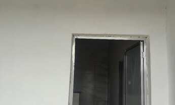 Imagem 3: Apartamento de dois quartos, sala e cozinha americana, banheiro, varanda, escada independe