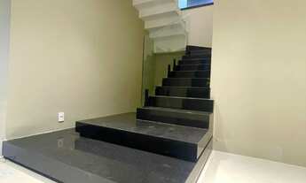 Imagem 3: Sobrado para venda tem 262 metros quadrados com 4 quartos em Condomínio Belvedere II - Cui