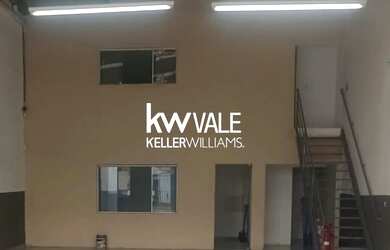 Imagem 2: Galpão com 250 m² Trifásico com Escritório Próximo à Via Dutra e SJC