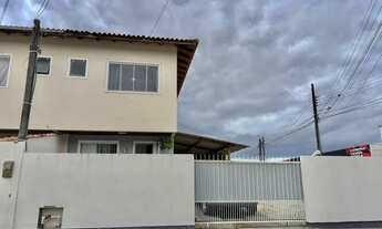Imagem 2: Vende-se ótimo sobrado de 02 Dormitórios, próximo lago no bairro Aririú, Palhoça, SC