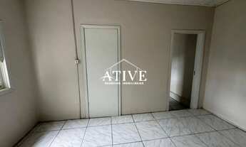 Imagem 7: Casa sozinha no pátio para locação