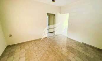 Imagem 2: Casa com 02 quartos e quintal espaçoso à venda no bairro Jussara