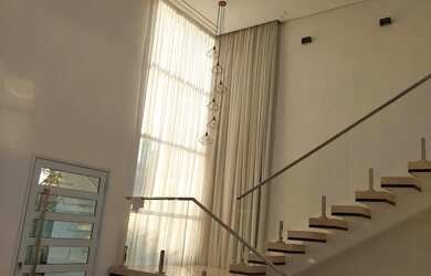 Imagem 4: Casa de condomínio para aluguel possui 400 metros quadrados com 4 quartos