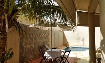 Imagem 4: Casa de condomínio sobrado para venda possui 335 metros quadrados com 4 quartos