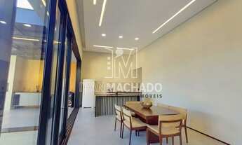 Imagem 3: Casa com Cozinha integrada ao espaço Gourmet dando praticidade. Imóvel possui um Escritóri