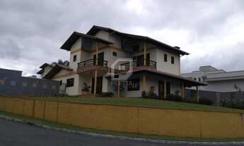 Imagem: Casa de alto padrão no Parque das Orquídeas