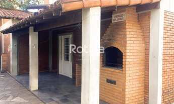 Imagem: Casa para aluguel, 6 quartos, 2 suítes